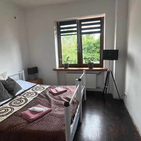Samodzielny Pokoj W Wygodnym Domu Z Parkingiem Appartement Piaseczno  Buitenkant foto
