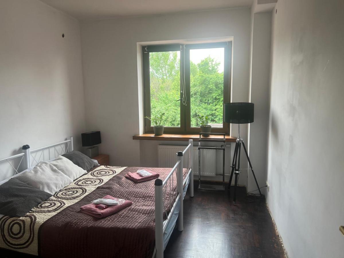 Samodzielny Pokoj W Wygodnym Domu Z Parkingiem Appartement Piaseczno  Buitenkant foto